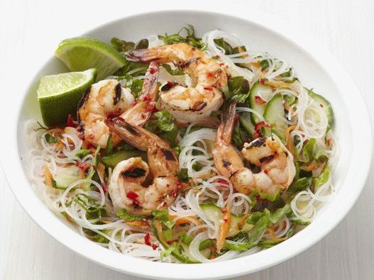 Photo Salad with rice noodles and shrimp