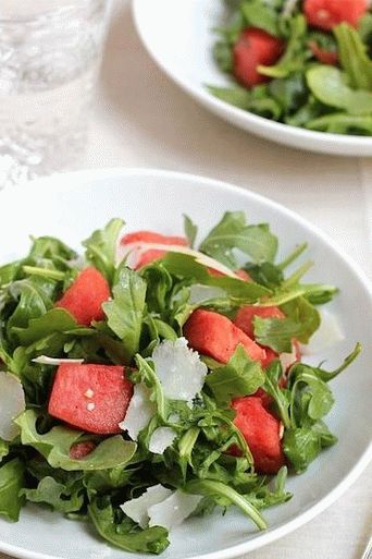 Photo Salad with arugula and watermelon