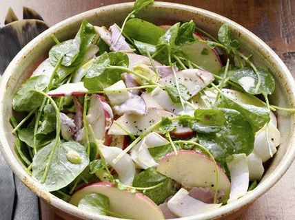 Photo Salad with apples and ham