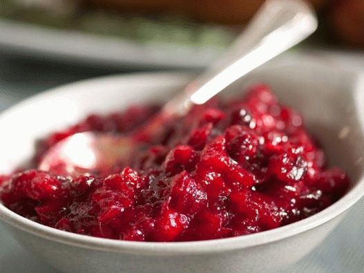 Photo Salad dressing with cranberries