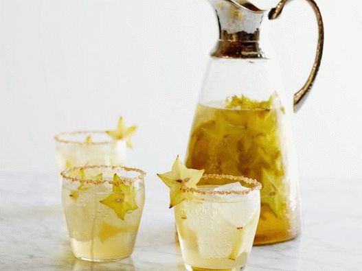 Photo of Sangria with champagne, vanilla and carambola