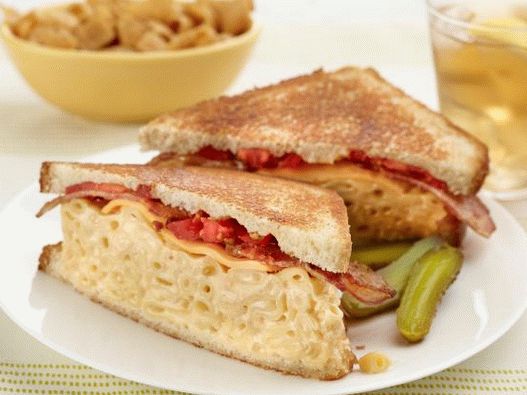 Photo Pasta and Bacon Sandwich