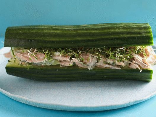Photo Sandwiches without cucumber bread with tuna
