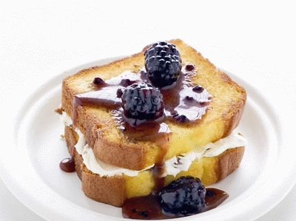 Photo Muffin and Blackberry Muffin Sandwiches