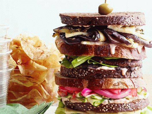 Photo Sandwiches with eggplant and mushrooms