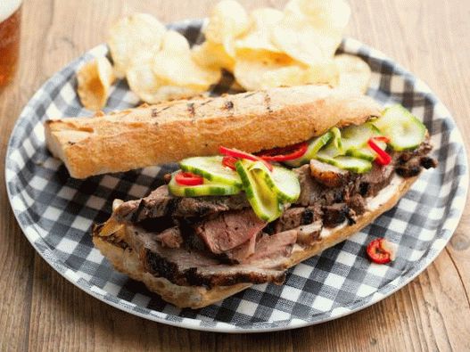 Photo Grilled lamb sandwiches