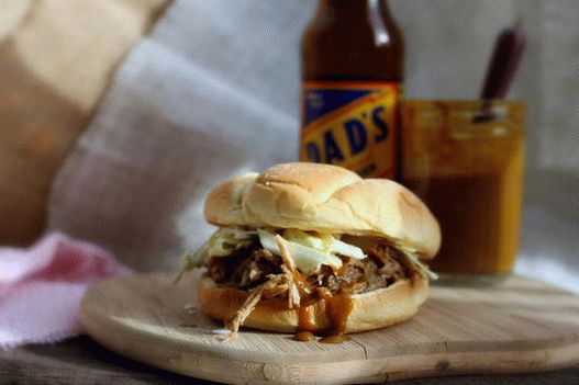 Photo Torn smoked pork sandwiches
