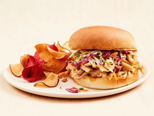 Photo Hawaiian style ragged chicken sandwiches cooked in a slow cooker