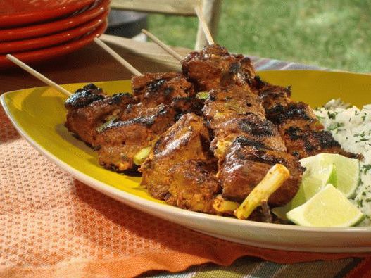 Photo of grilled lamb skewers in the tandoori style