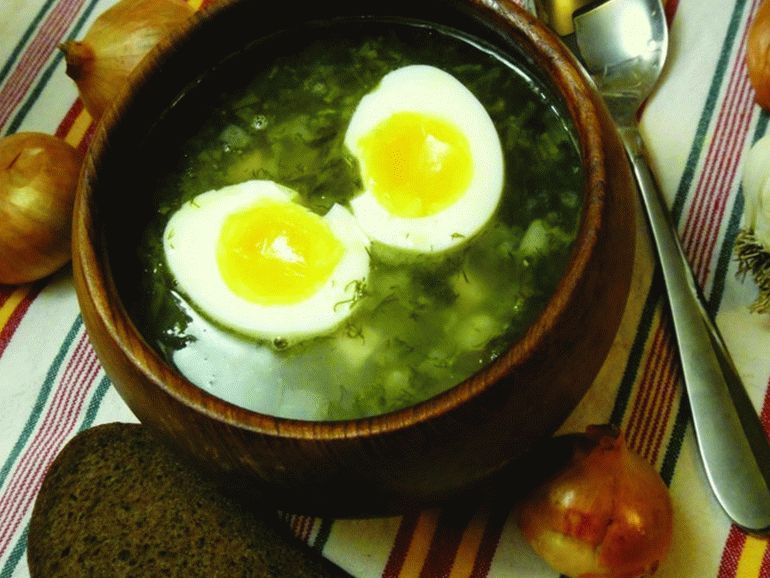 Sorrel soup with lemon