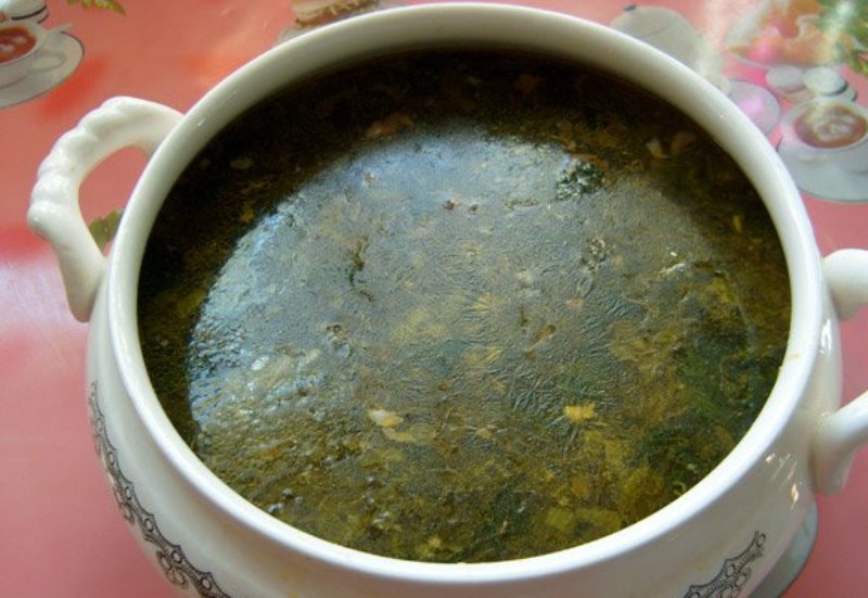 Cabbage soup with sorrel and nettle