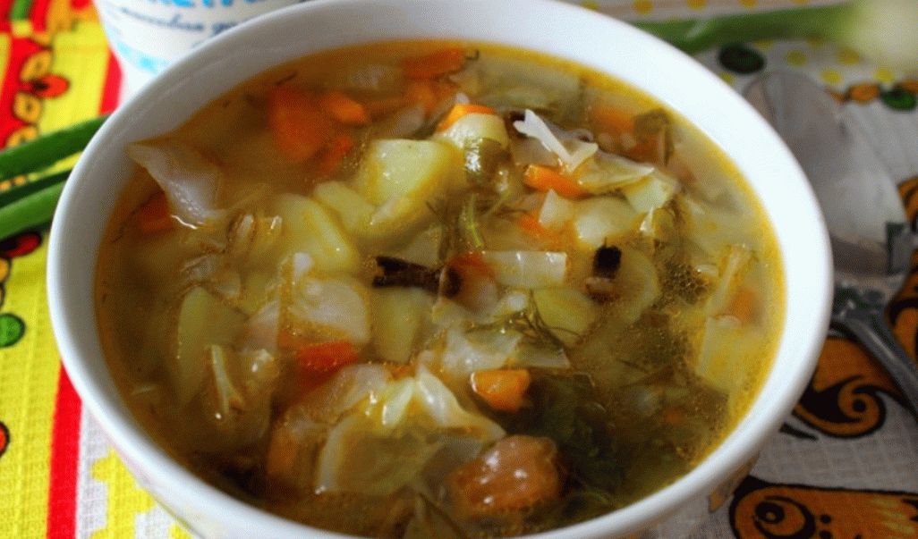 Cabbage soup with zalessky mushrooms