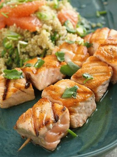 Photo of salmon shish kebab with quinoa and grapefruit salad