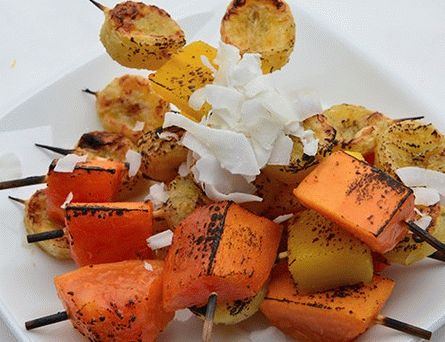 Photo of Papaya Shish Kebab with Chocolate Sauce