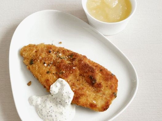 Photo Chicken Schnitzel with yogurt sauce