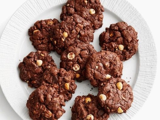 Chocolate cookies with hazelnuts and white chocolate