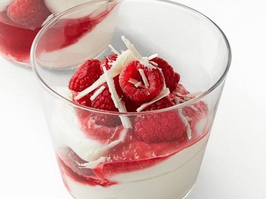 Raspberry Parfait with White Chocolate