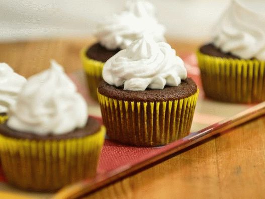Photo Chocolate cupcakes with sweet potato and coconut cream