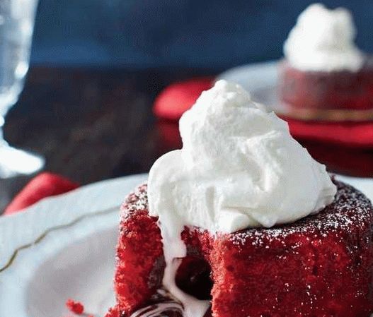 Photo Chocolate muffins without flour with liquid filling