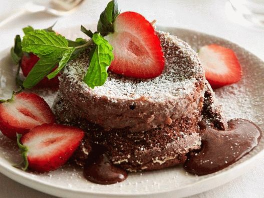 Photo Chocolate fondant with berries