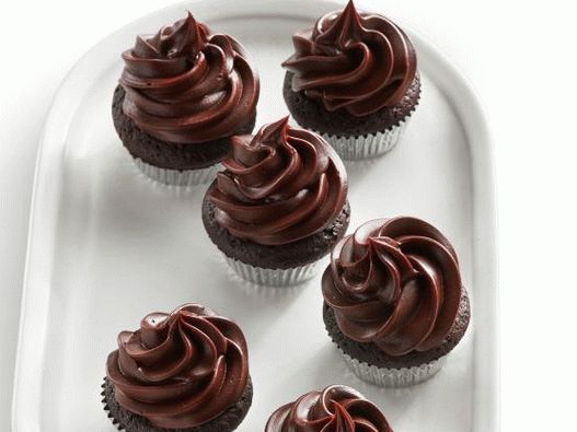 Photo Chocolate cupcake with ganache cream