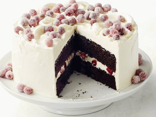 Photo Chocolate almond cake with cranberries in sugar