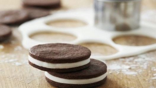 Photo Chocolate Vanilla Sandwich Cookies