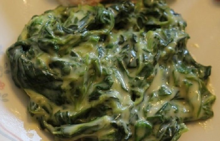 Spinach in cheese sauce
