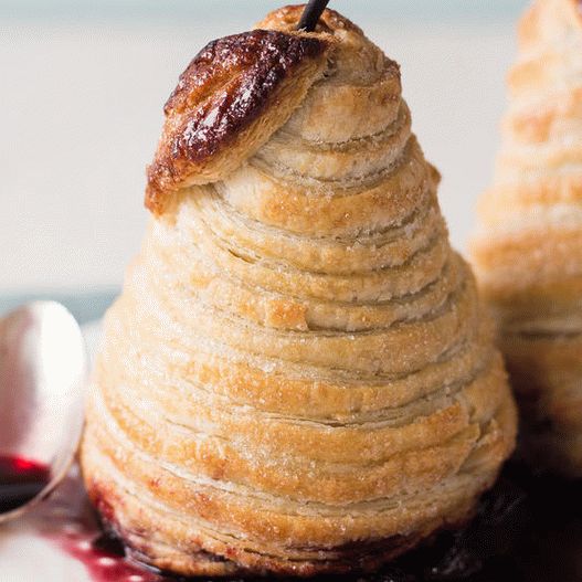 Photo Strudel of pears sewn in red wine