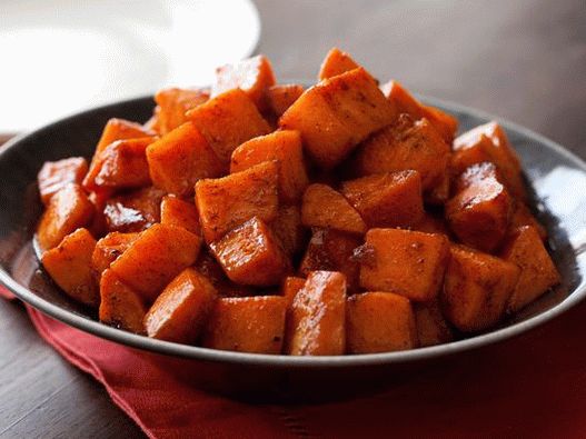 Photo Sweet potatoes baked with honey and cinnamon