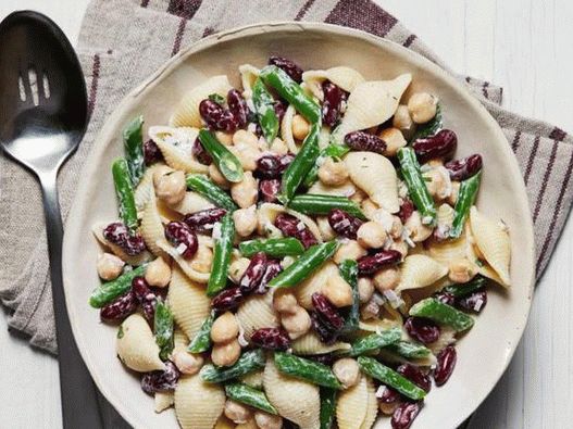 Photo Creamy Salad with Pasta and Beans