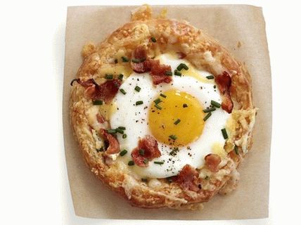 Photo Puff with cheese and egg