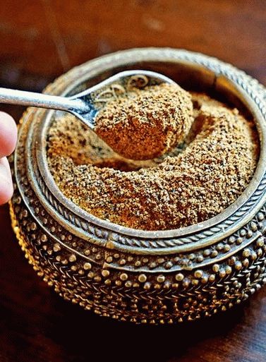 Photo Spice mixture for grating meat with dried apples
