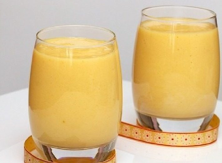 Mango and Apricot Smoothie