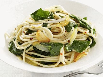 Photo of Spaghetti with garlic and kale cabbage