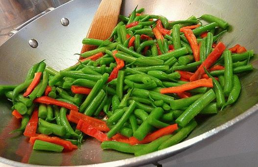 Photo of Stir-fry from green beans with bell pepper and sesame seeds