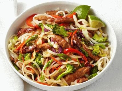 Photo Steer Fry with Pork and Rice Noodles
