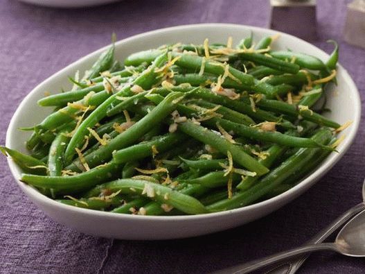 Photo Green beans fried with garlic