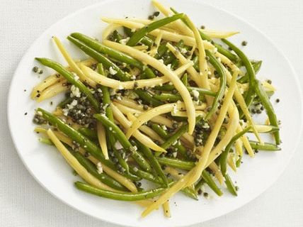 Photo String beans with lemons and capers