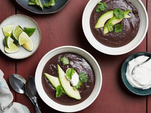Photo black bean soup puree in a slow cooker