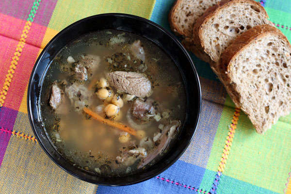 Lamb soup with chickpeas