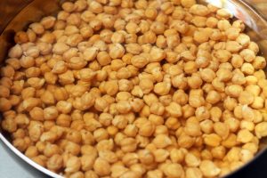 Lamb soup with chickpeas