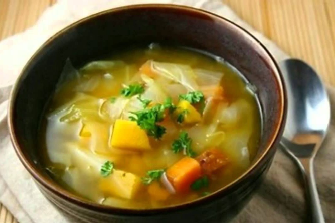 Savoy cabbage soup