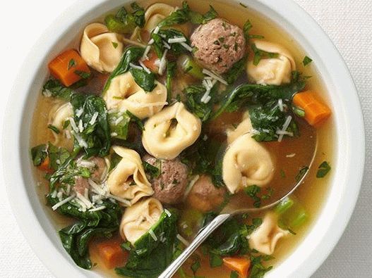 Photo Soup with meatballs and tortellini