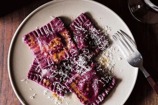 Photo Beetroot Ravioli with Poppy