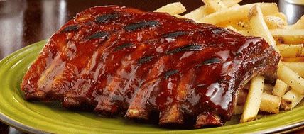 Photo Grilled pork ribs under coffee icing