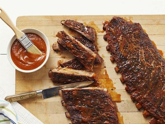 Photo St. Louis style pork ribs with barbecue soya ginger sauce