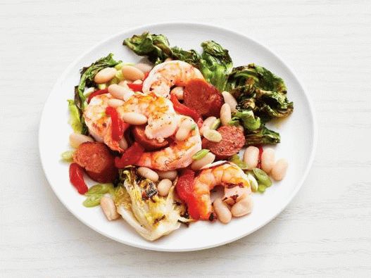 Photo Warm Bean Salad with Grilled Shrimp