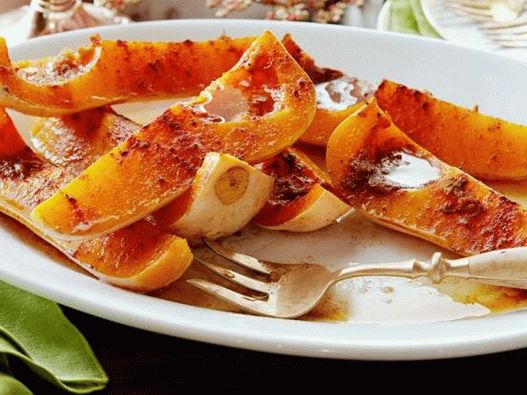 Photo Pumpkin with brown butter and cinnamon, baked in foil