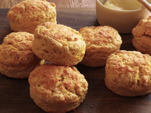 Photo Pumpkin buns made of short pastry with cheese